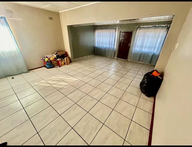 3 BEDROOM HOUSE FOR SALE IN VANDERBIJLPARK CW 2
